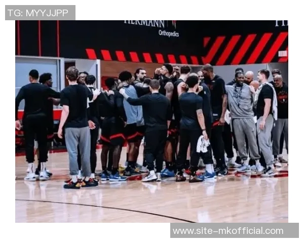 戈贝尔防守效率领先文班紧随其后两位巨星的巅峰对决即将展开 戈贝尔防守效率领先文班紧随其后两位巨星的巅峰对决即将展开